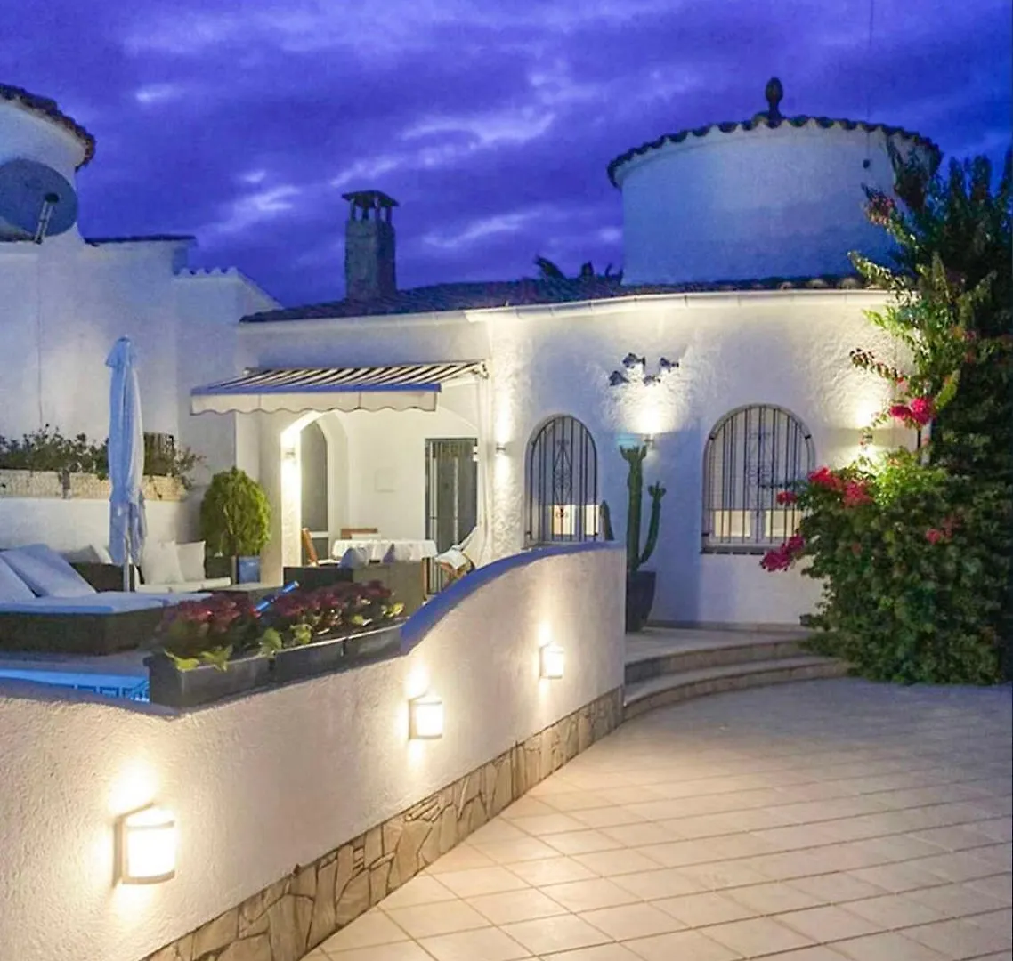 Charmante Villa Avec Piscine Dans Les Canaux Empuriabrava 0*,