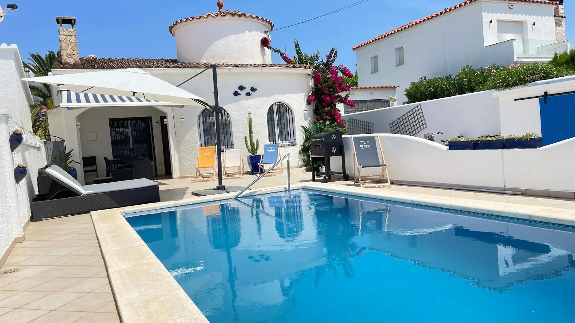 Charmante Villa Avec Piscine Dans Les Canaux Empuriabrava Spain