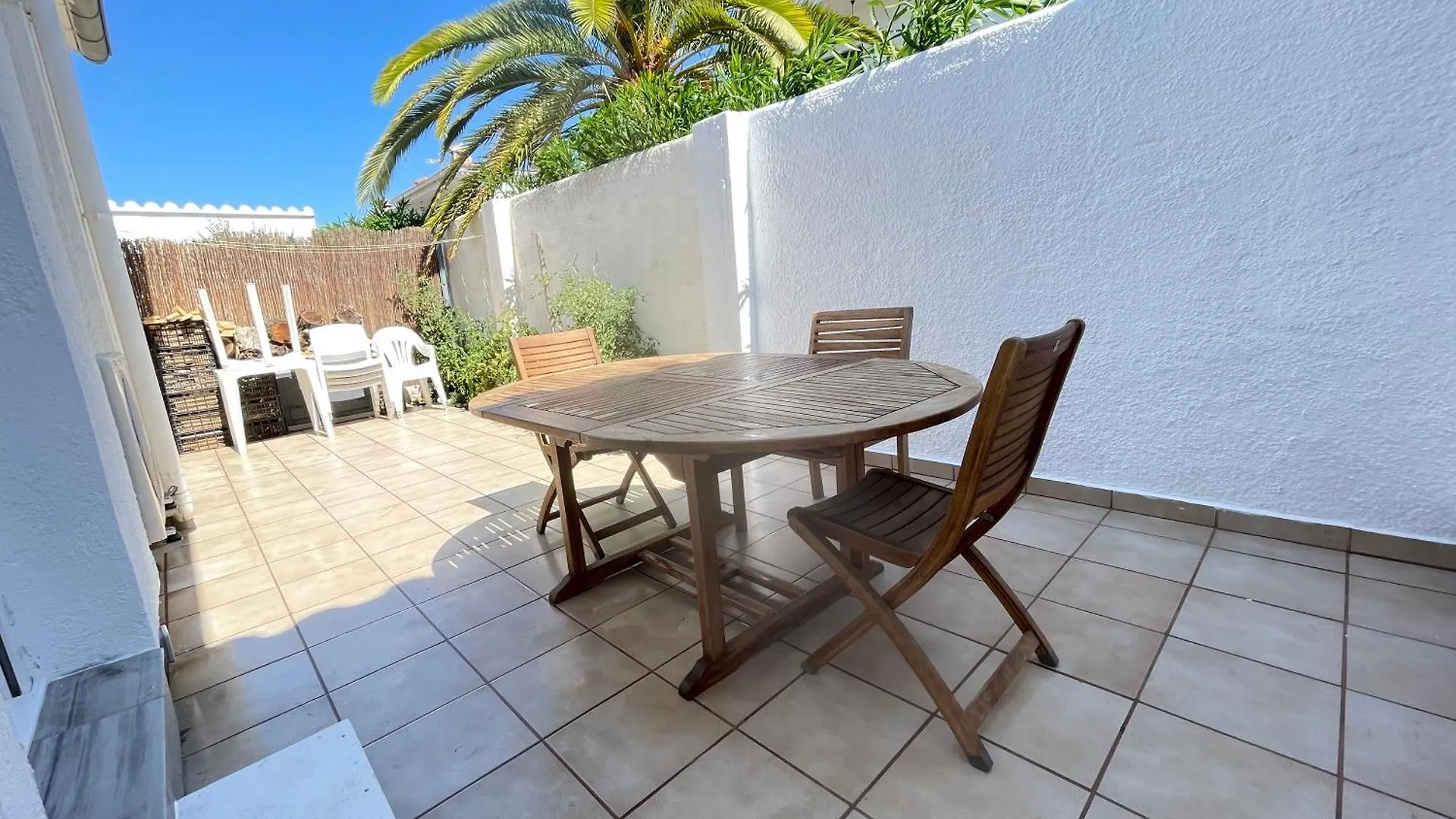 Charmante Villa Avec Piscine Dans Les Canaux Empuriabrava 0*,  Spain